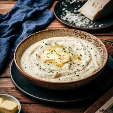 Parmesan Peppercorn Mashed Potatoes (Cacio e Pepe Potatoes)