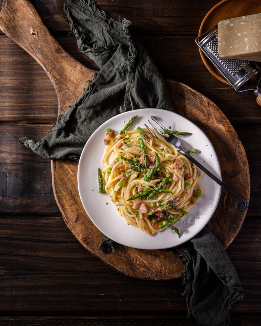Carbonara with asparagus
