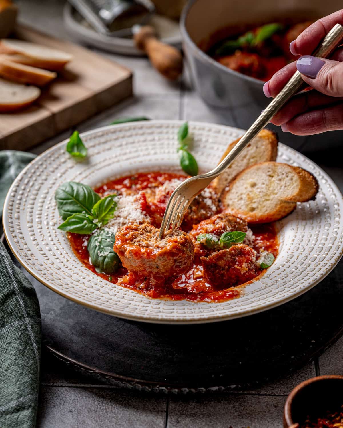 Classic Italian Meatballs in Tomato Sauce (Polpette al Sugo)