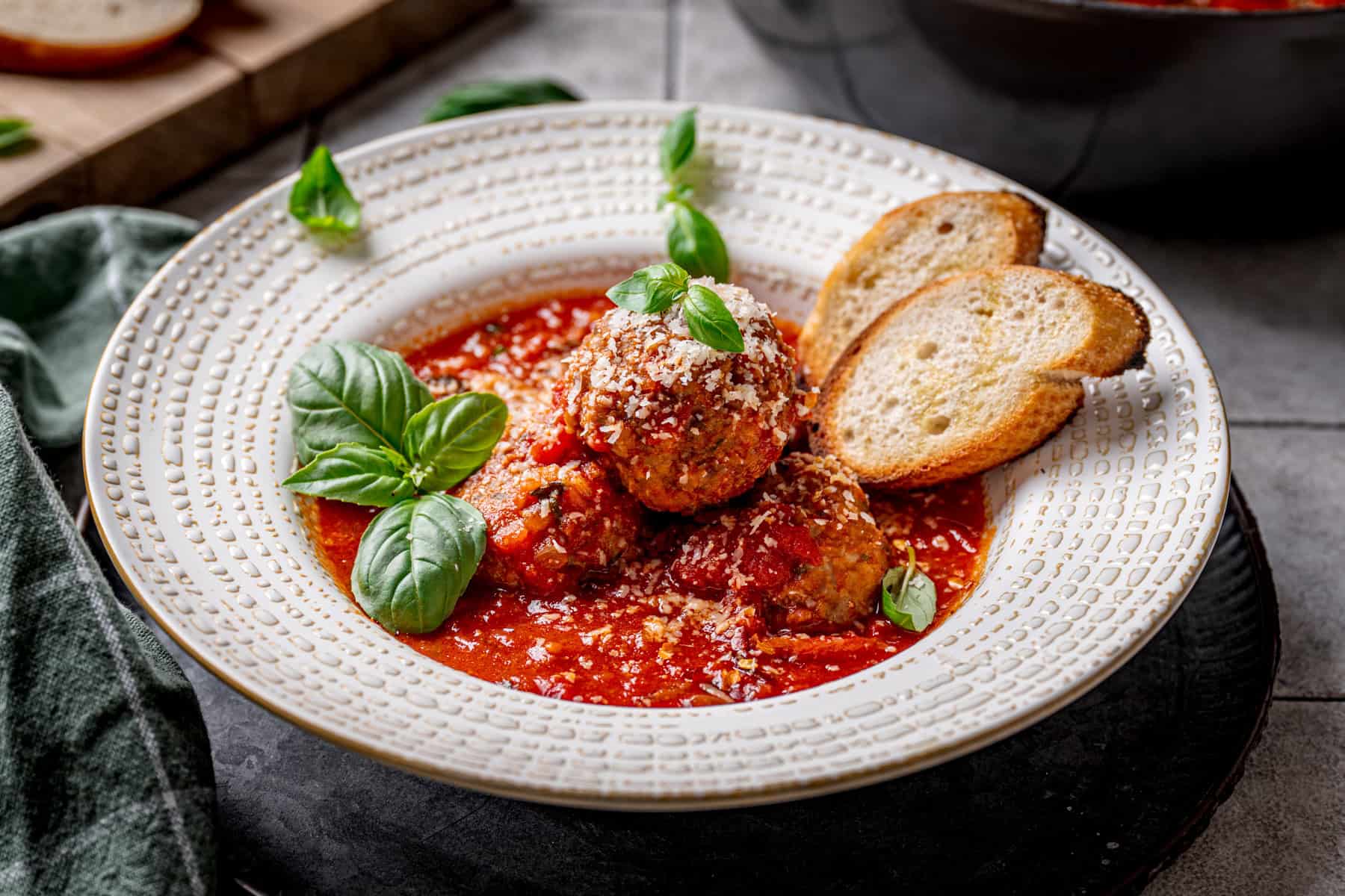 Classic Italian Meatballs in Tomato Sauce (Polpette al Sugo)